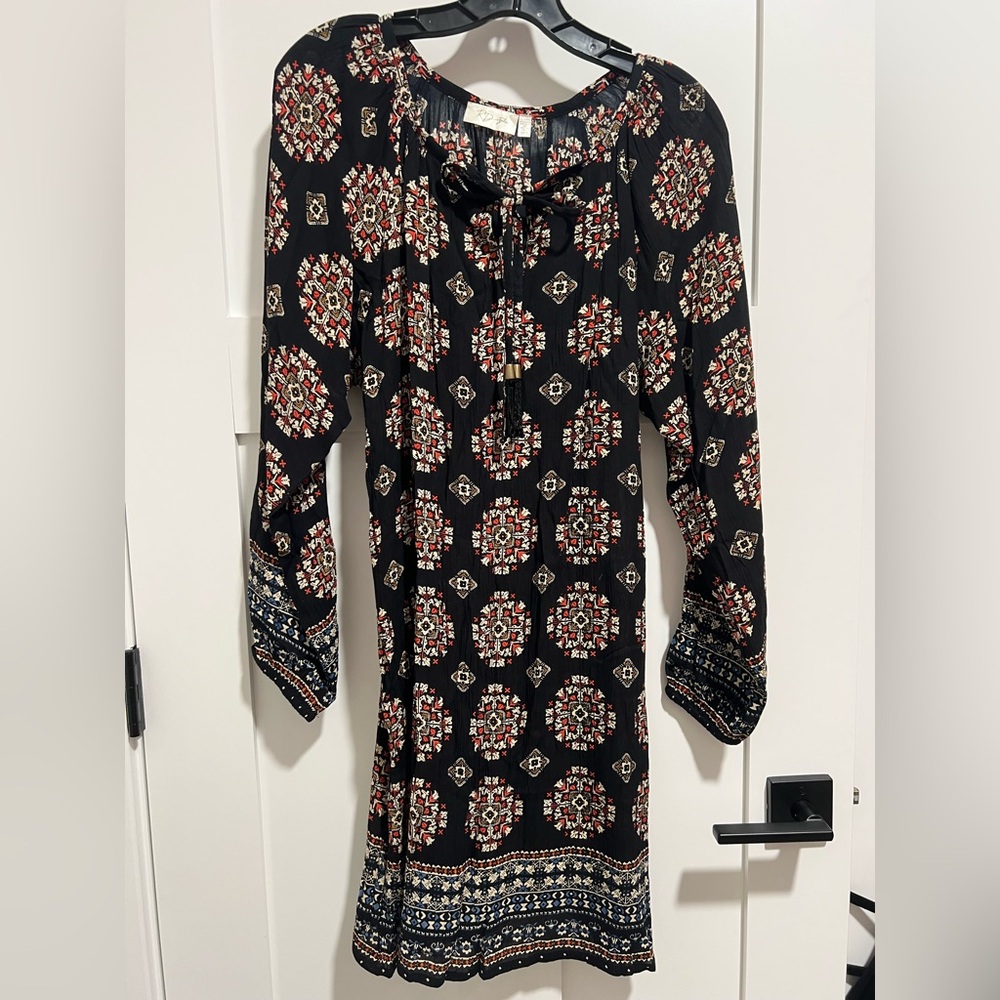 RD Style Black and Red Geometric Long Sleeve Dress EUC